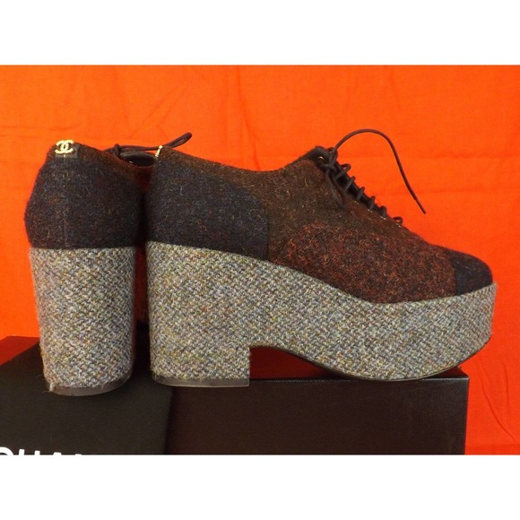 NIB CHANEL G31343 BURGUNDY TWO TONE TWEED CC PLATFORM OXFORDS WEDGE HEEL 39.5 9 - Picture 8 of 12